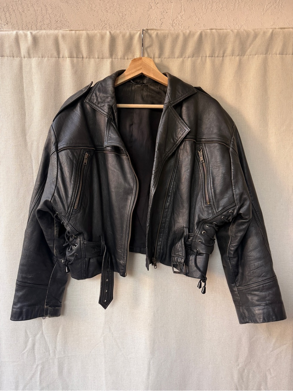 Vintage Black Lace-Up Cropped Leather Jacket - Women